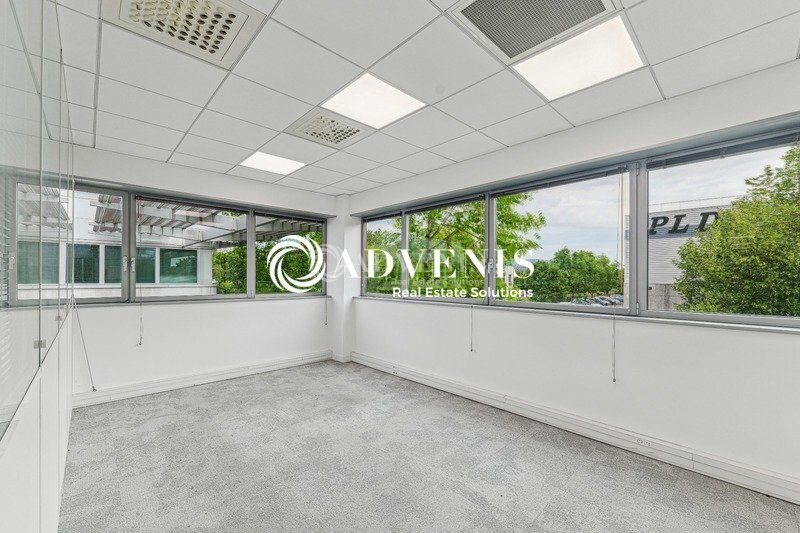 Office in Roissy-en-France for lease - Interior Photo - Image 3 of 10