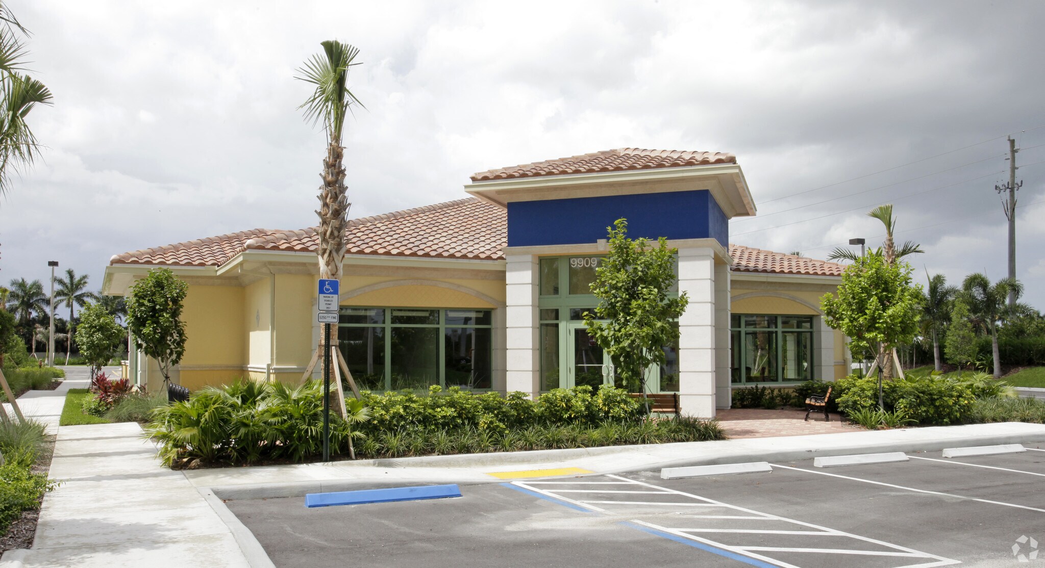 9909 Hagen Ranch Rd, Boynton Beach, FL for sale Primary Photo- Image 1 of 9