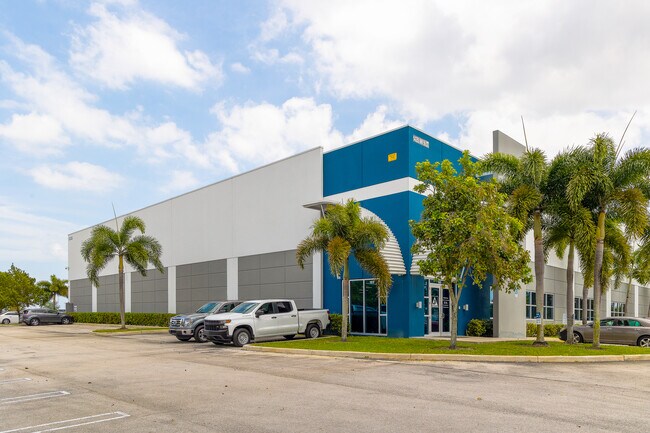 Plus de détails pour 14350 NW 56th Ct, Miami, FL - Industriel à louer