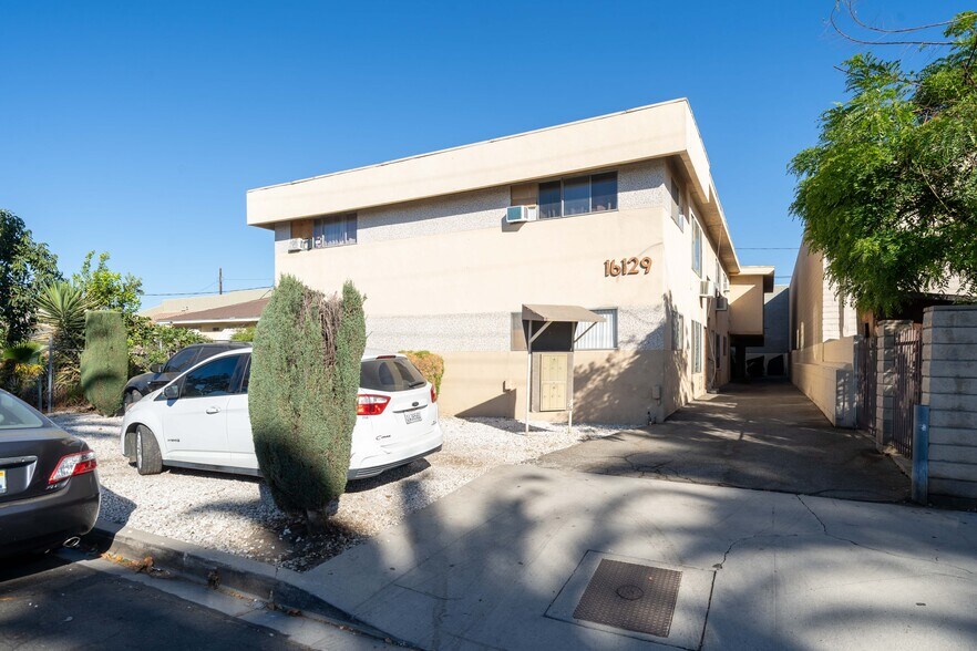 16129 Cantlay St, Van Nuys, CA à vendre - Photo du bâtiment - Image 1 de 7