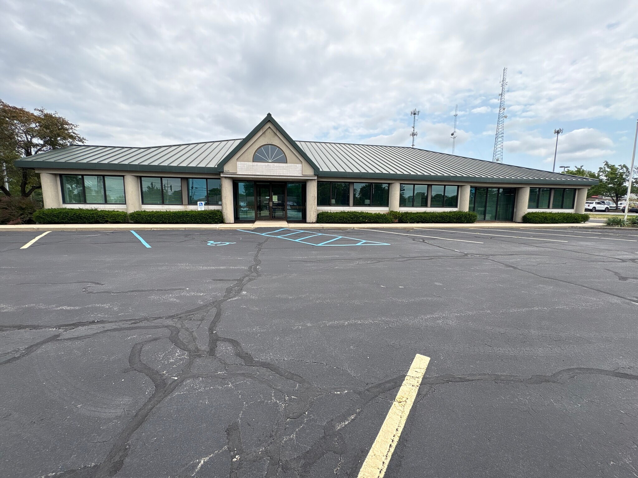 1425 Sagamore Parkway N, Lafayette, IN for lease Primary Photo- Image 1 of 41