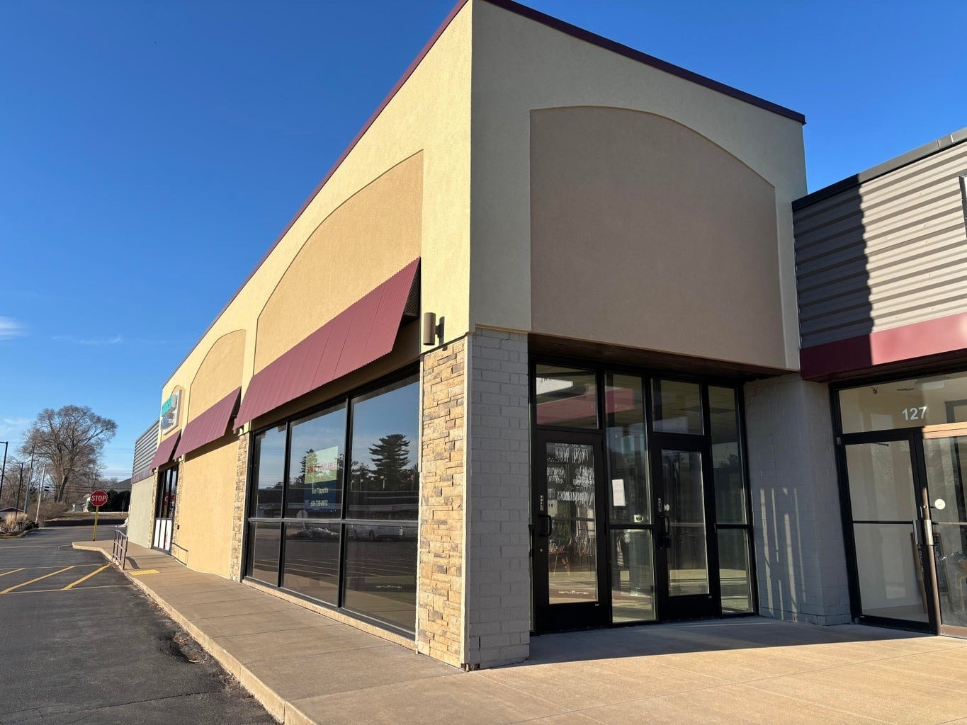 119 Sand Lake Rd, Onalaska, WI for lease Building Photo- Image 1 of 2