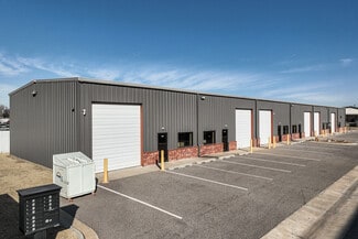 Plus de détails pour 4210 Classen Cir, Norman, OK - Local d'activités à louer