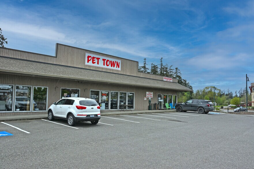 2427 W Sims Way, Port Townsend, WA à vendre - Photo du bâtiment - Image 3 de 18