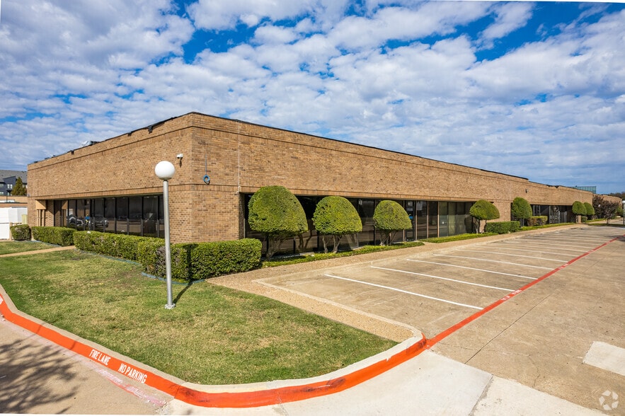 1850 N Greenville Ave, Richardson, TX à louer - Photo du bâtiment - Image 1 de 5