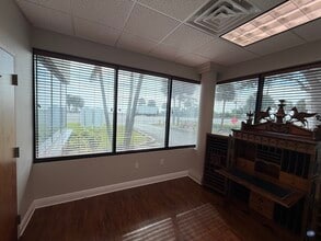 202 N Harbor City Blvd, Melbourne, FL à louer Photo du bâtiment- Image 1 de 6