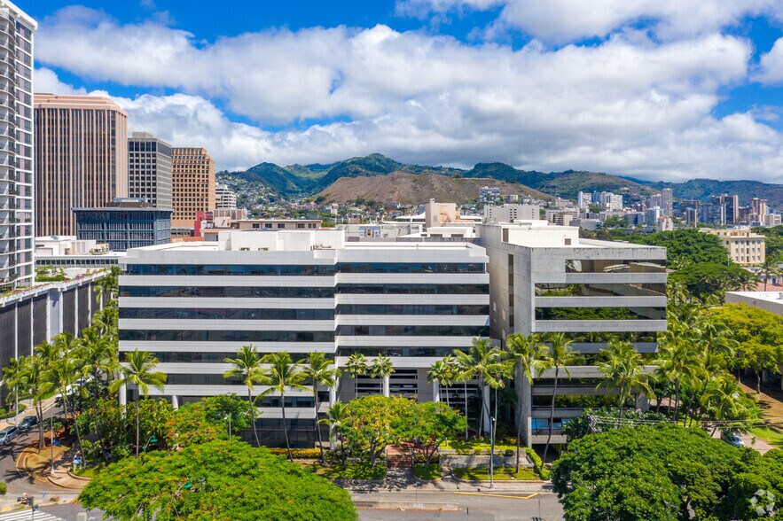 707 Richards St, Honolulu, HI à louer - Photo du bâtiment - Image 2 de 8