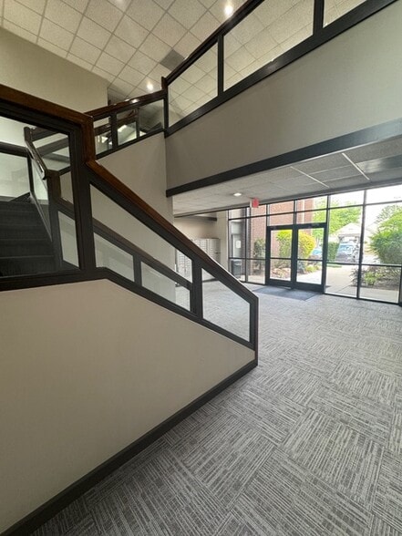 10801 Johnston Rd, Charlotte, NC for lease - Building Photo - Image 3 of 3