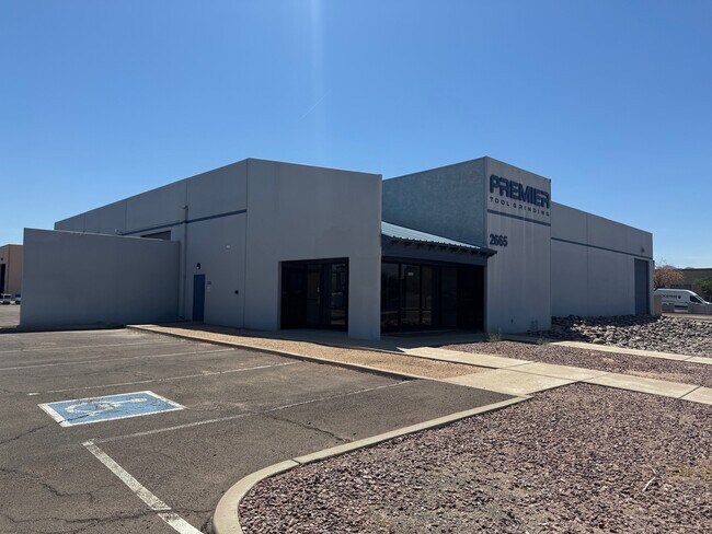 Plus de détails pour 2665 S La Luna, Goodyear, AZ - Industriel à louer