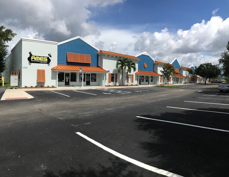 1320 Culver Dr, Palm Bay, FL à louer - Photo du bâtiment - Image 2 de 4