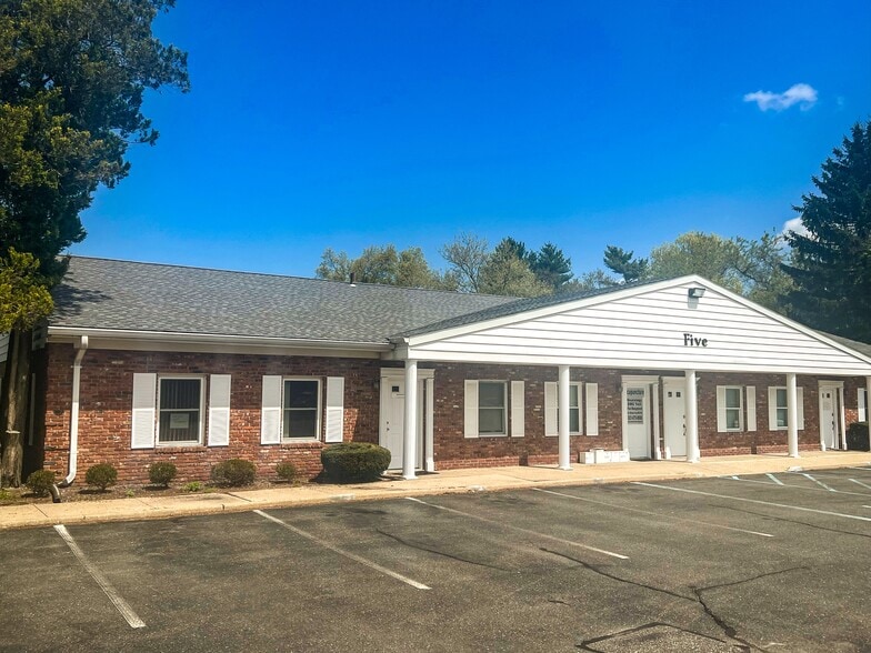2500 Nesconset Hwy, Stony Brook, NY for sale - Primary Photo - Image 1 of 3