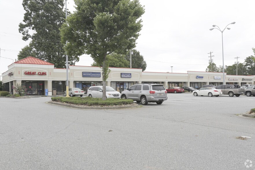 5115 Calhoun Memorial Hwy, Easley, SC à louer - Photo principale - Image 1 de 3