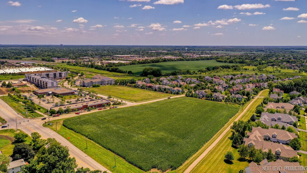 Fabyan Pkwy, Batavia, IL à vendre - Aérien - Image 3 de 15