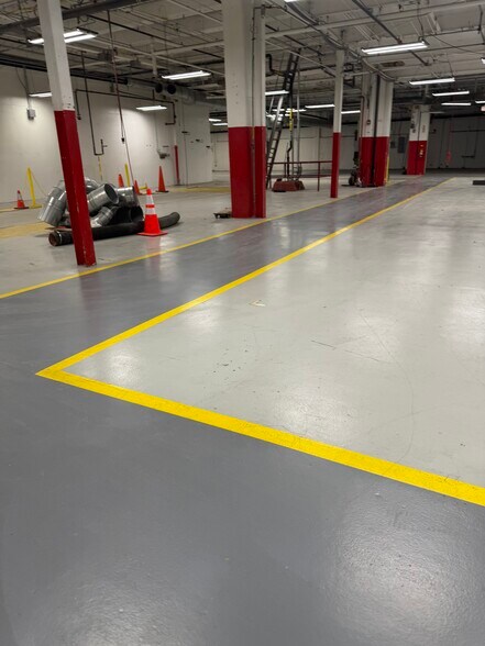 121 E County Line Rd, Warminster, PA for lease - Interior Photo - Image 2 of 18