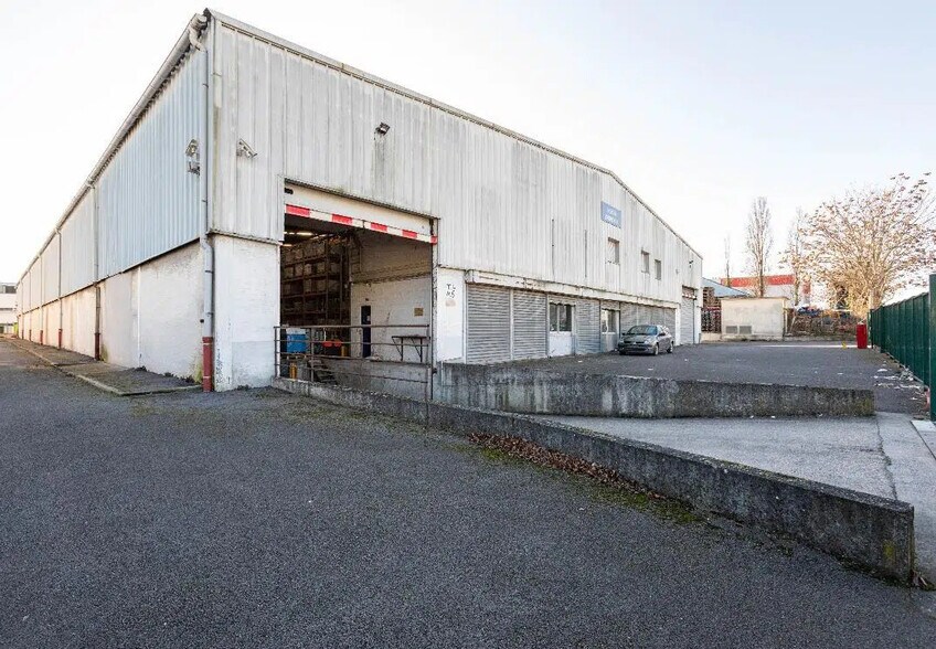 Industrial in Le Blanc-Mesnil for lease - Building Photo - Image 3 of 11