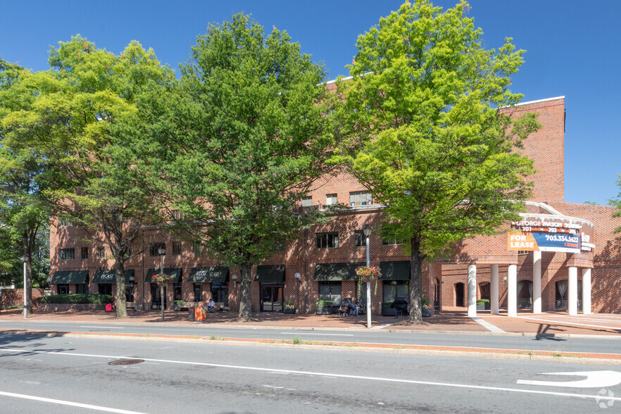 101 W Broad St, Falls Church, VA for lease - Primary Photo - Image 1 of 4