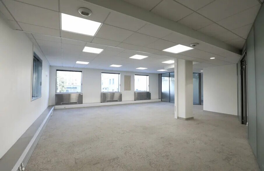 235 Cours Lafayette, Lyon for sale - Interior Photo - Image 3 of 26