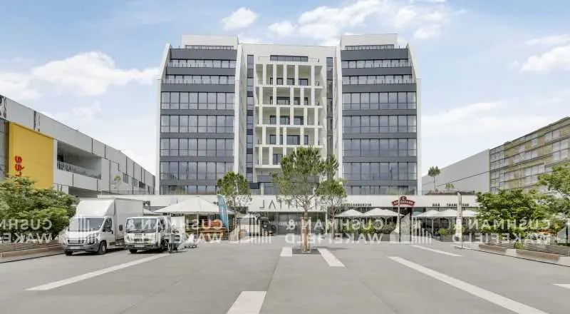 5 Rue Simone Veil, Vénissieux for lease Building Photo- Image 1 of 13