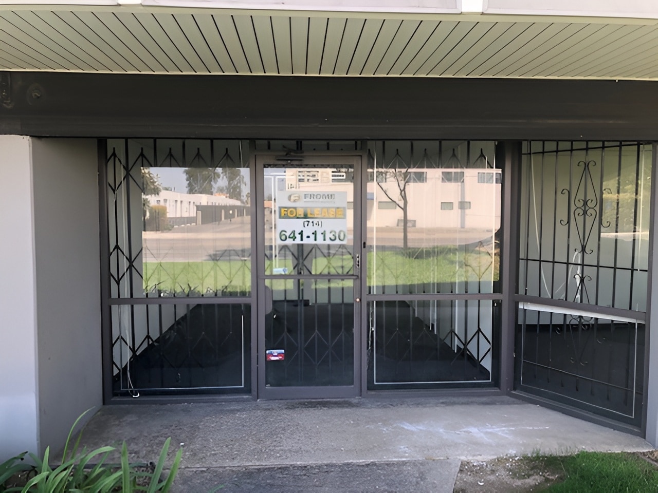 1126-1140 E Chestnut Ave, Santa Ana, CA à louer Photo du bâtiment- Image 1 de 9