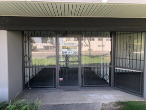 1126-1140 E Chestnut Ave, Santa Ana, CA à louer Photo du bâtiment- Image 1 de 9