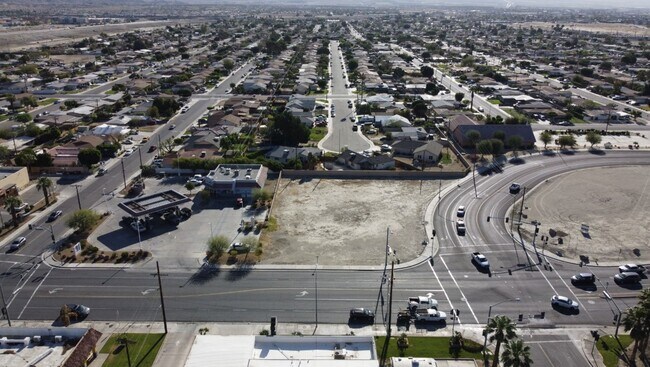 Plus de détails pour NEC Monroe Street & Avenue 44, Indio, CA - Terrain à vendre