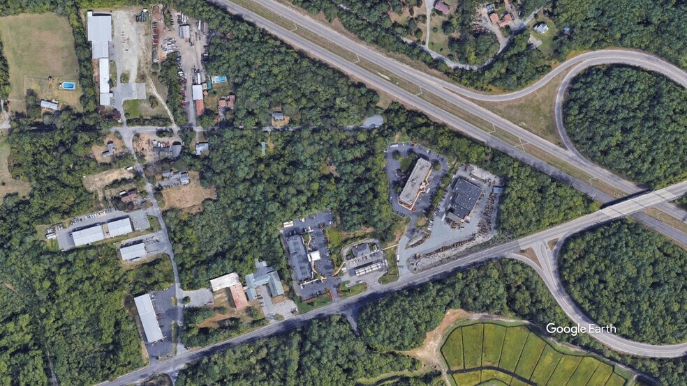 6 Clayton Rd, Middleboro, MA à vendre - Photo du bâtiment - Image 2 de 6