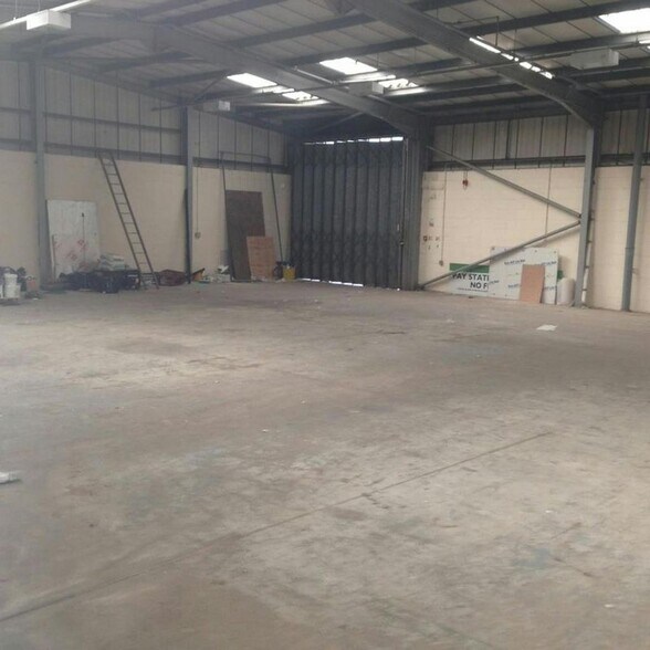 Royle Barn Rd, Rochdale à louer - Photo du bâtiment - Image 3 de 5