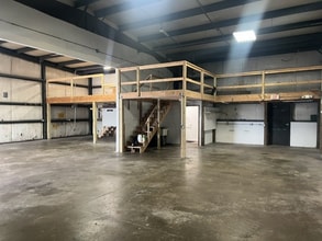 1317 Lamb Rd, Woodstock, IL for lease Interior Photo- Image 2 of 7