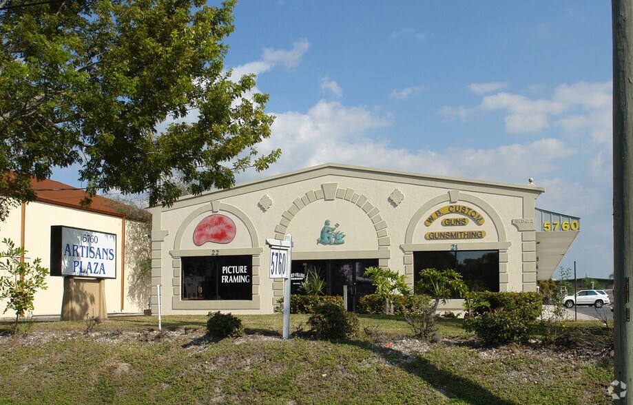 5760 Shirley St, Naples, FL for sale - Primary Photo - Image 1 of 3