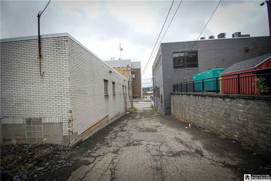 309 Prendergast Ave, Jamestown, NY à vendre - Photo principale - Image 3 de 4