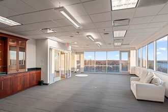 10718 Richmond Hwy, Lorton, VA à louer Photo intérieure- Image 1 de 8