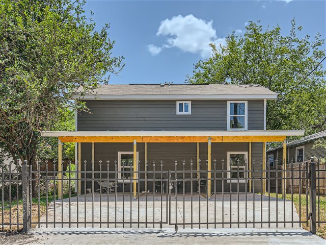 1522 South Elmendorf St, San Antonio, TX for sale Primary Photo- Image 1 of 27