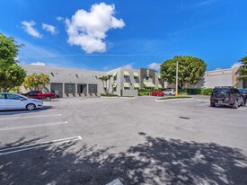 8299 NW 30th Ter, Doral FL - Entrepôt