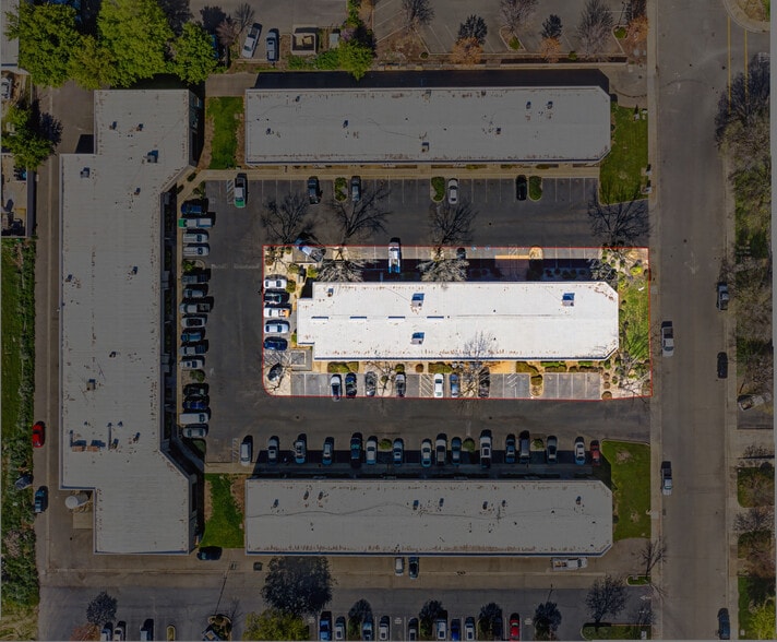 990 Klamath Ln, Yuba City, CA for lease - Primary Photo - Image 1 of 6