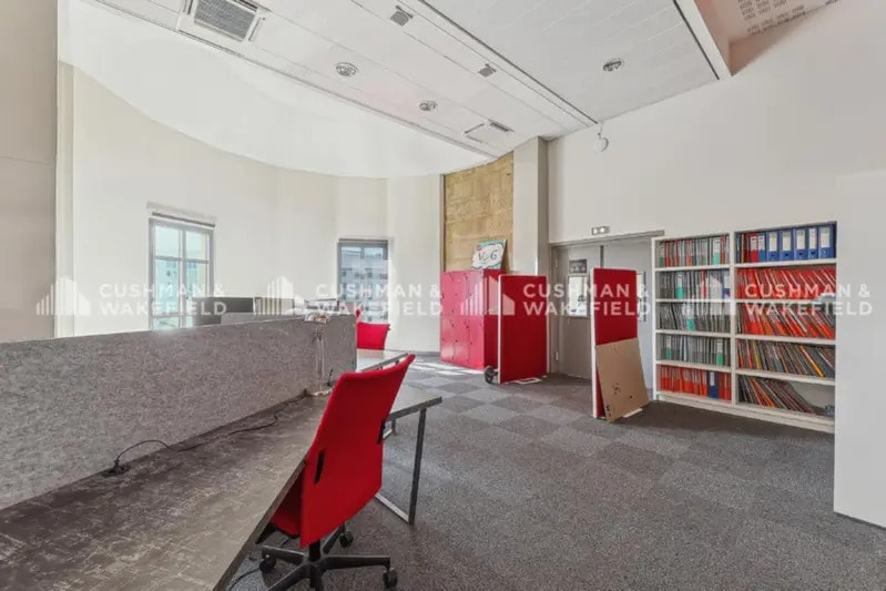 Bureau dans Marseille à louer - Photo du bâtiment - Image 2 de 14