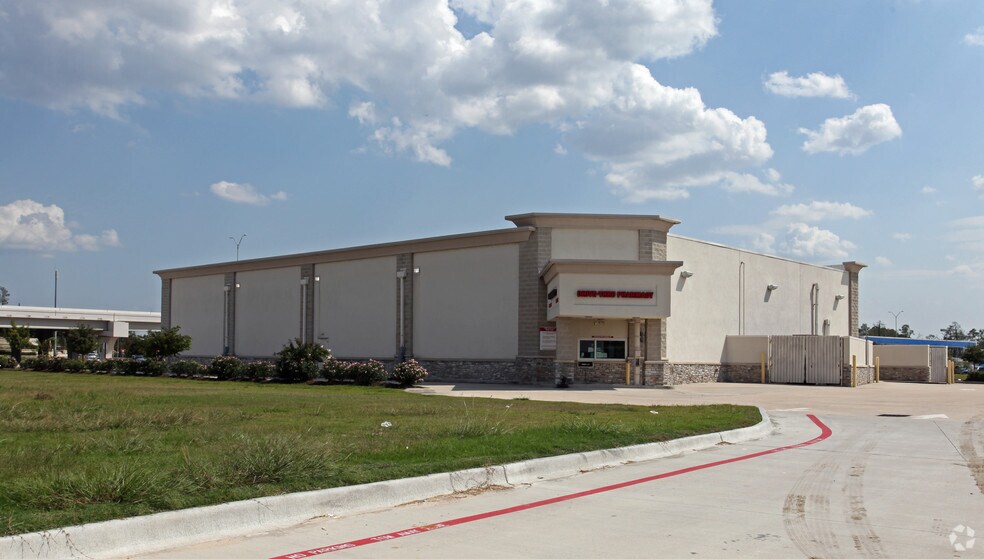 14115 E Sam Houston Pky N, Houston, TX à vendre - Photo du bâtiment - Image 2 de 5