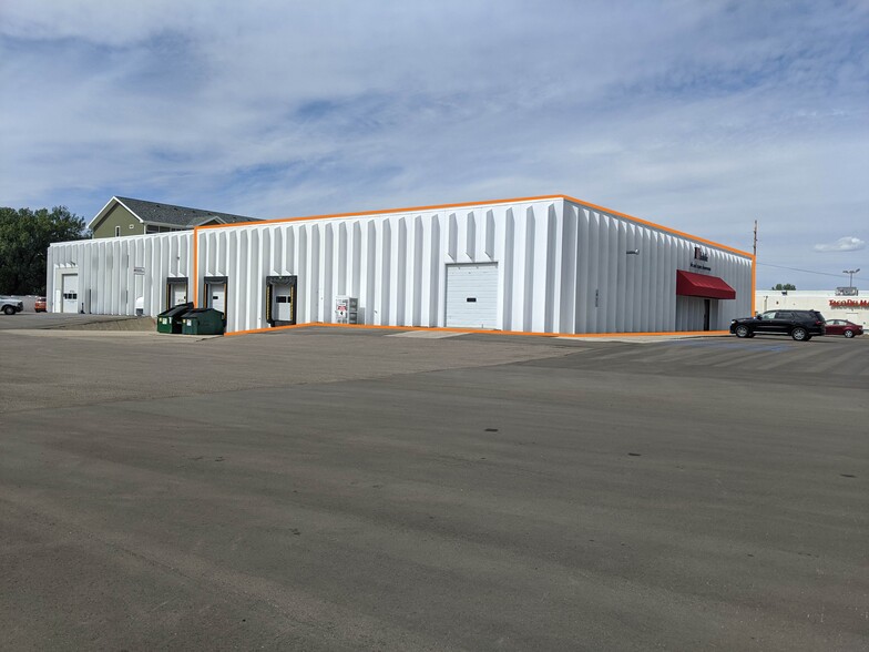 1112 S 12th St, Bismarck, ND for sale - Primary Photo - Image 1 of 1