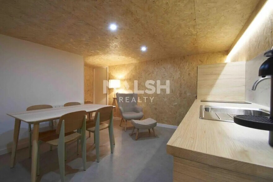 Retail in Caluire-et-Cuire for sale - Interior Photo - Image 1 of 6