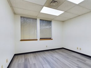 118 SW 330th St, Federal Way, WA for lease Interior Photo- Image 2 of 5