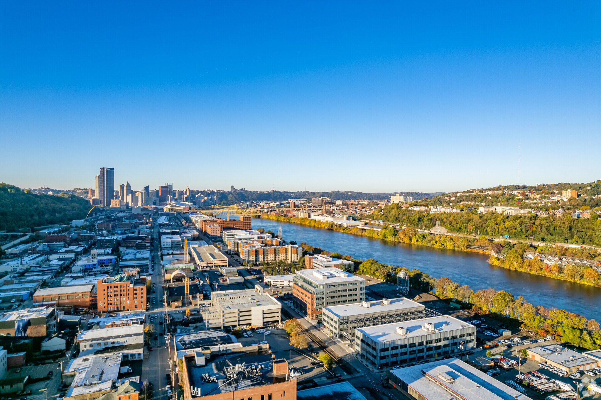 2865 Railroad St, Pittsburgh, PA à louer Aérien- Image 1 de 2