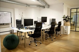 16 Rue Du Faubourg Montmartre, Paris for lease Interior Photo- Image 2 of 6