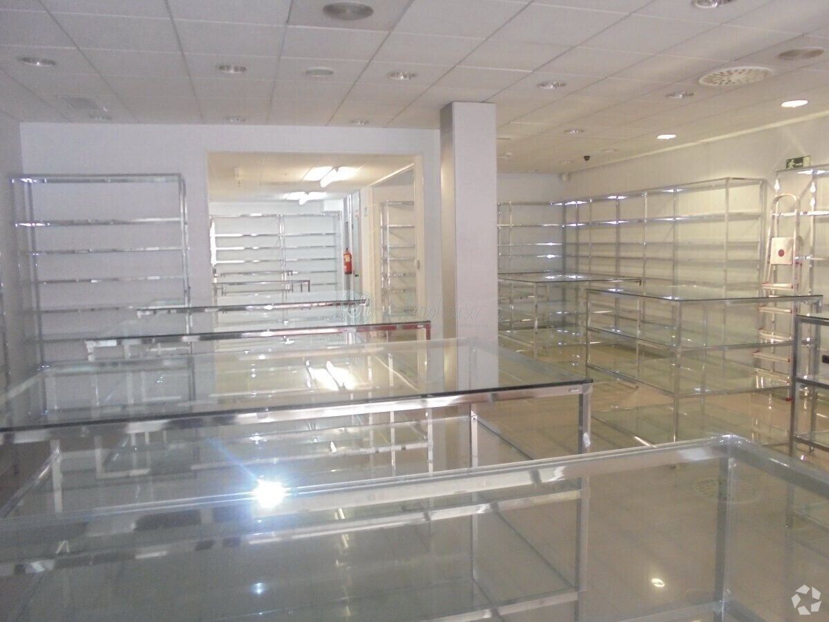 Segovia, SEG 40002 - Unit Puerta L1, Esc. 1 - - Interior Photo - Image 2 of 6