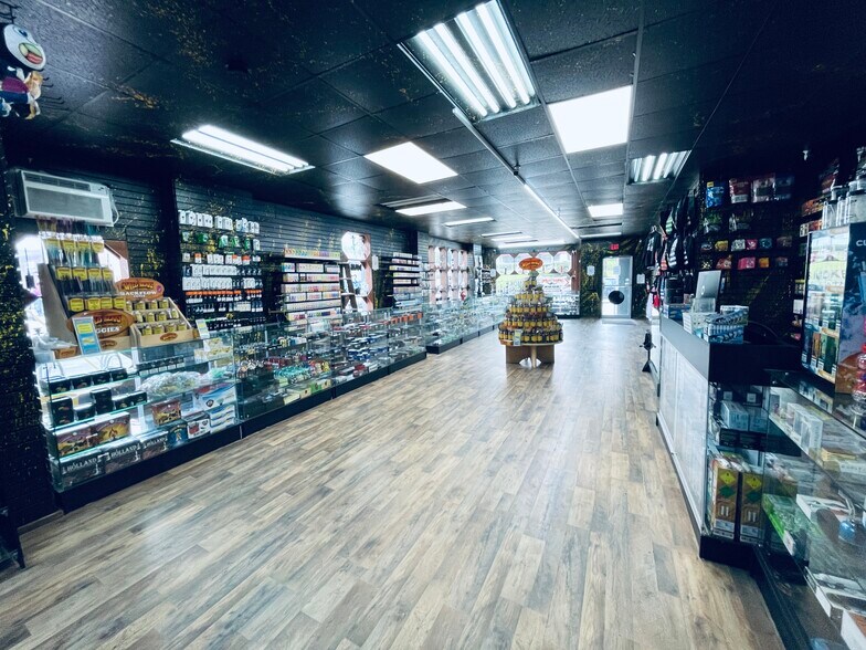 471 Lincoln Ave, Bellevue, PA for sale - Building Photo - Image 2 of 25