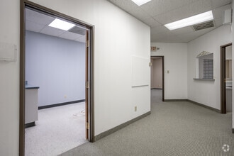 6705 Heritage Pkwy, Rockwall, TX for lease Interior Photo- Image 2 of 3