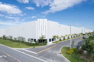 Plus de détails pour 10702 NW 147 St, Hialeah Gardens, FL - Industriel à louer
