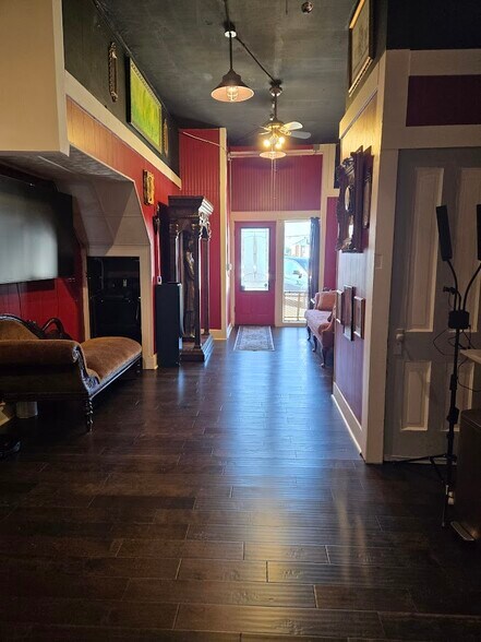 136 W Main St, Hillsboro, OH à vendre - Photo intérieure - Image 3 de 8