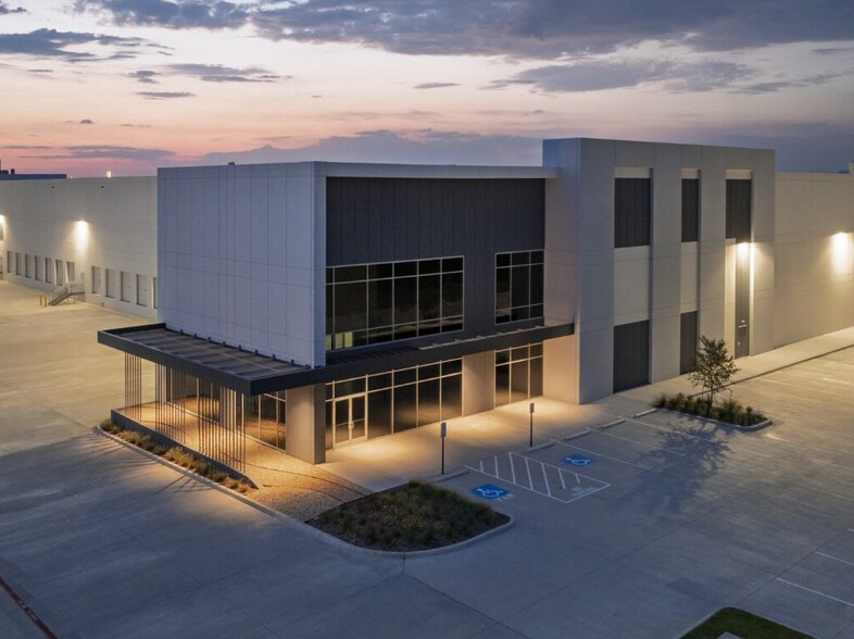 2152 Cantrell Sansom Rd, Fort Worth, TX à louer - Photo du bâtiment - Image 2 de 5