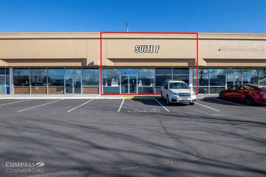 2498 S Highway 97, Redmond, OR à louer - Photo du bâtiment - Image 1 de 10