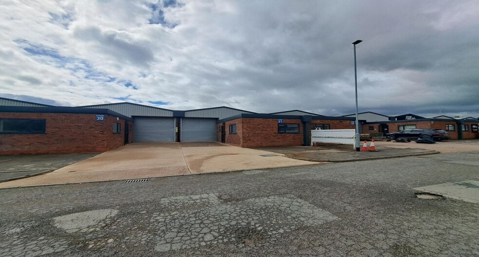 Power Station Rd, Rugeley à louer - Photo du bâtiment - Image 2 de 2