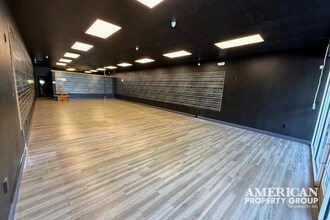 3226-3246 Clark Rd, Sarasota, FL for lease Interior Photo- Image 2 of 6